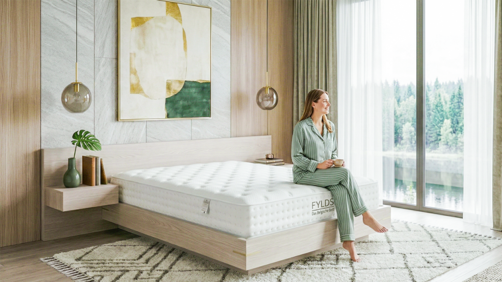 【舒壓科學設計：為深度睡眠量身打造】 高品質的睡眠不只是休息，更是儲備明日動能的關鍵。「夏洛特床墊」透過以下技術，優化您的睡眠環境： 環境溫控技術： 日本冰晶紗表布結合 Latexco 涼感乳膠，能迅速帶走皮膚表層的悶熱感，營造舒爽的入眠氛圍，協助身體進入深層放鬆狀態。 身體曲線支撐： 核心「硬式獨立筒」搭配 PUES 加強型護邊，確保身體在各種睡姿下都能維持自然平穩，讓背部肌肉得到充分的休息與舒緩。 零感舒壓釋放： 航太級竹炭記憶綿能柔順地分散身體壓力點，大幅減少夜間翻身次數，讓全身壓力得到均衡釋放，提升睡眠的平穩度。